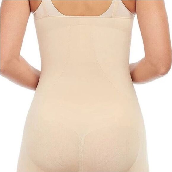 SPANX • Open-Bust Mid Thigh Bodysuit • M NWT $88 - Picture 6 of 9